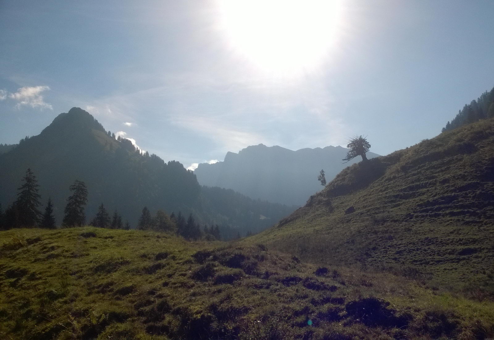 Auf dem Weg von Schönenbach zur Schneckenloch-Höhle